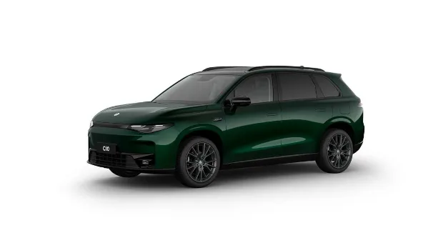 Leapmotor C10 w zielonym lakierze, studyjne zdjęcie pod kątem 3/4 przód